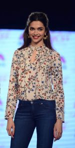 Deepika Padukone at Myntra fashion show on 20th Oct 2015